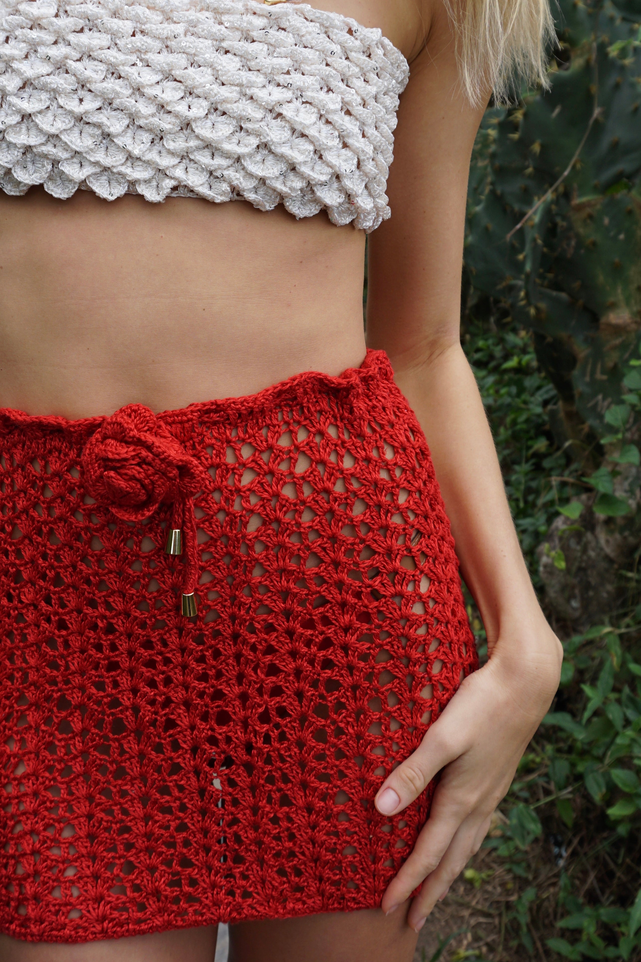 Falda de corazón de hilo de seda roja