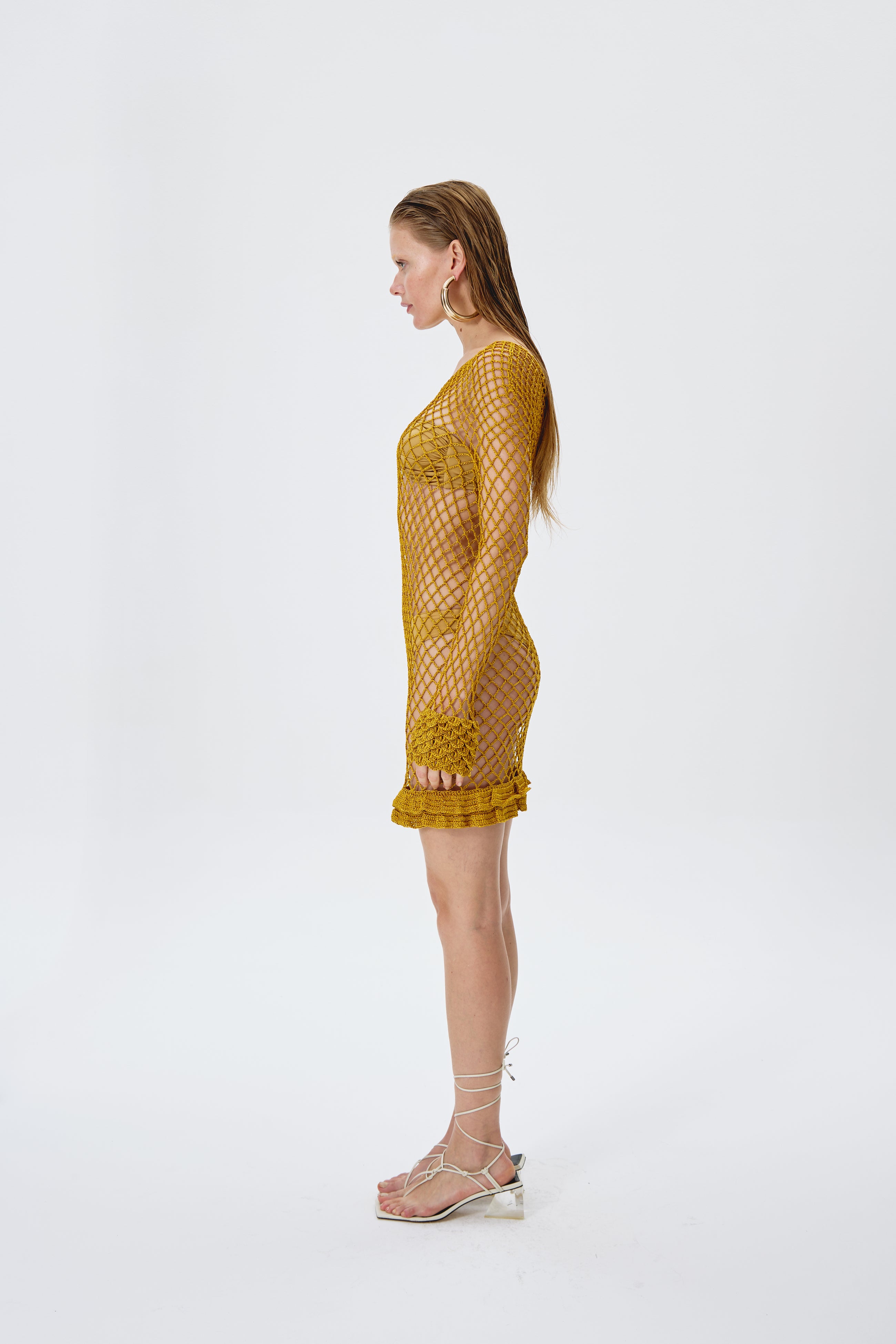Vestido Curto Karla em Crochê Dourado