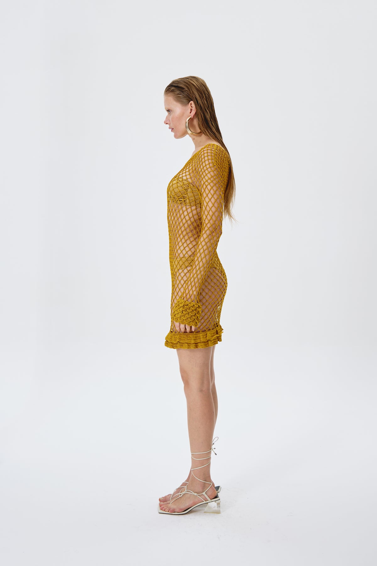 Vestido Curto Karla em Crochê Dourado