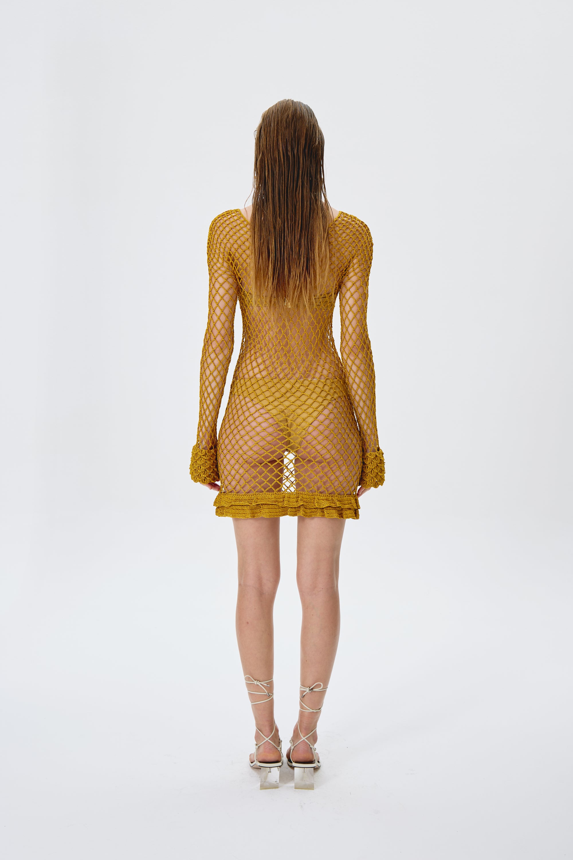 Vestido Curto Karla em Crochê Dourado
