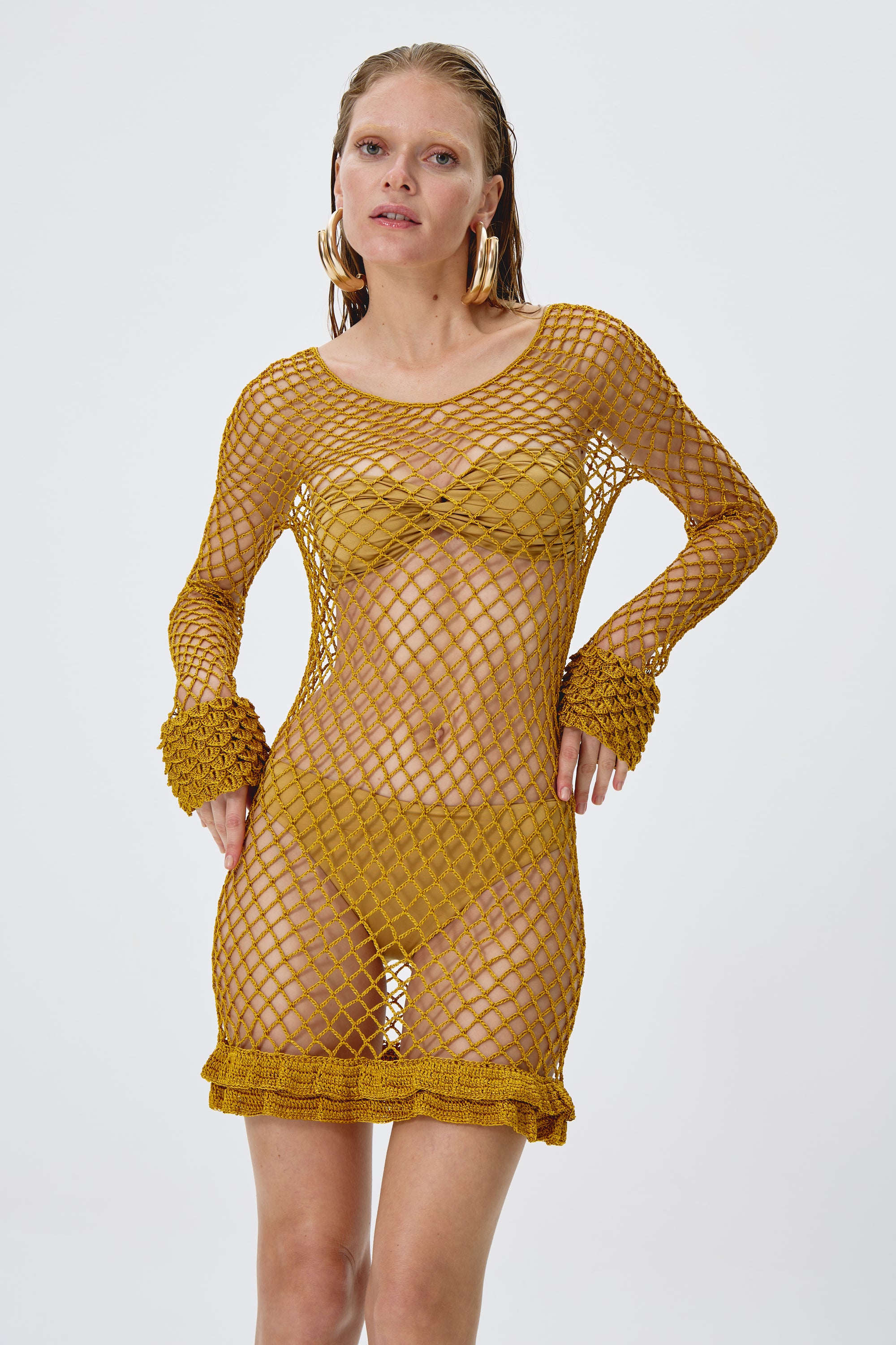 Vestido Curto Karla em Crochê Dourado